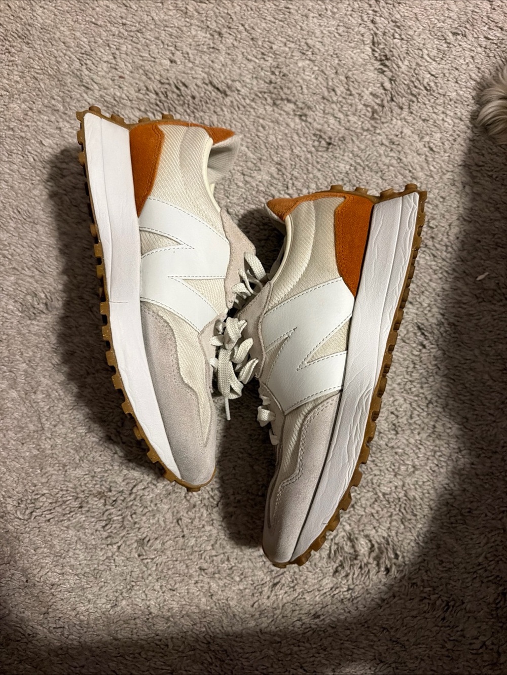 Woman’s Casual Runner Sneakers - White & Tan